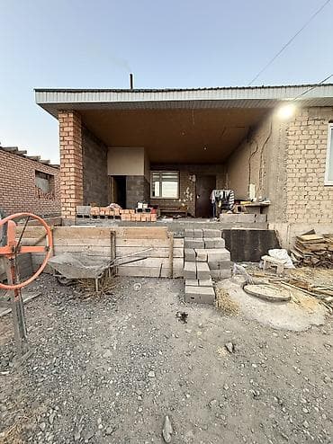 кашара сарай в новопокровке: 🏡 Үй сатылат — Балыкчы 📍 Тоголок Молдо, Алиев көчөсүнүн жанында . ✨ — 10