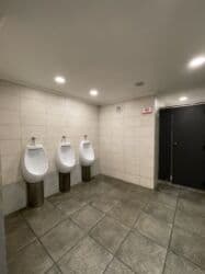 куплю коммерческую недвижимость с арендаторами: Продаётся коммерческая недвижимость — действующее кафе в самом центре — 20