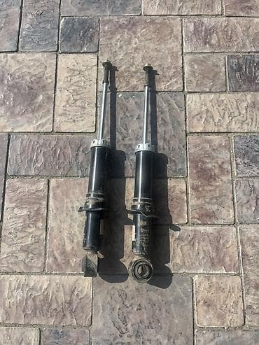 Комплект амортизаторов Toyota Б/у, Аналог at lalafo.kg Комплект амортизаторов Toyota Б/у, Аналог