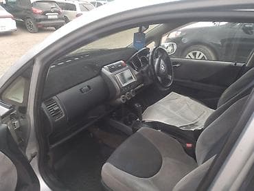 Продажа авто: Honda Fit: 2003 г., Хэтчбэк — 5