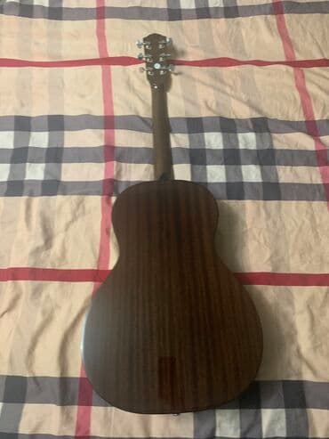 купить гитару в бишкеке бу: Продаю абсолютно новую гитару Fender Classic.новые чехол и тюнер в — 2