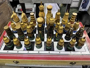 Шахматы «Восточный стиль» — набор с фигурками ручной росписи -