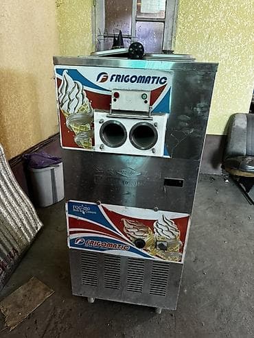 Аппарат для мороженого,трех фаска 2 резервуара по 8-10 литров общий