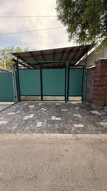 СРОЧНО!!! ПРОДАЕТСЯ ДОМ. - Общий участок по документам 3.3 соток - at lalafo.kg СРОЧНО!!! ПРОДАЕТСЯ ДОМ. - Общий участок по документам 3.3 соток -