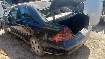 Разбор на запчасти: Mercedes-Benz C‑Class W203 (седан) Предлагаются