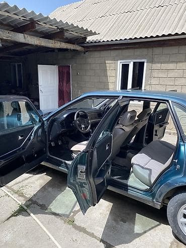 авто ровер: Audi 80: 1992 г., 2.3 л, Седан — 3