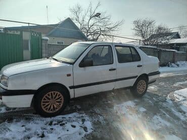 Volkswagen: Volkswagen Vento: 1994 г., 1.8 л, Механика, Бензин, Седан — 10