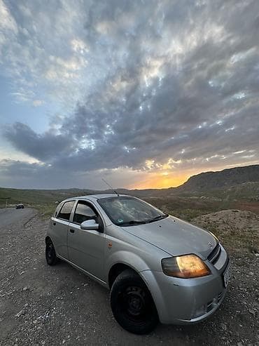 Chevrolet Kalos: 2003 г., 1.1 л, Механика, Бензин, Хэтчбэк