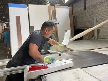 ищу работу мебельщик: Талап кылынат Эмерекчи: Станокчу-кесүүчү, Тажрыйбасыз — 3