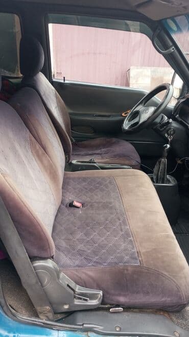 ford cargo: Легкий грузовик, Hyundai, 2 т — 5