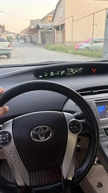 honda fit: Toyota Prius: 2012 г., Гибрид, Хэтчбэк — 6