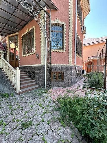 Дом в престижном районе Медерова/Абая Площадь дома: 305 м² Участок: 6