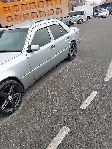 hero 4: Mercedes-Benz W124: 2023 г., Седан — 1