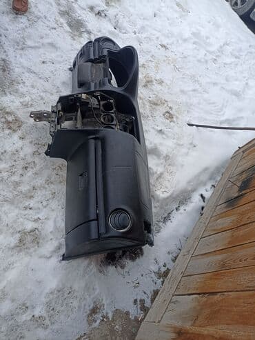 обшивка салона зил 130: Торпедо Mazda 2003 г., Колдонулган, Оригинал — 3