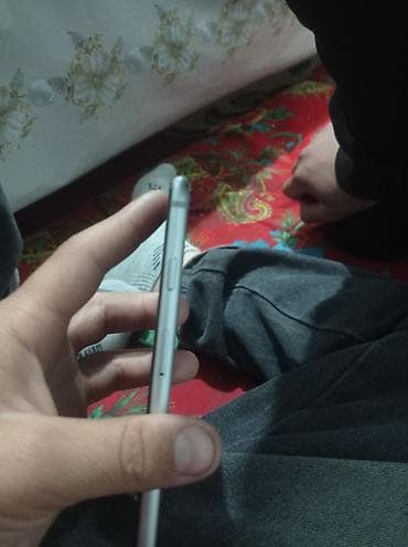 macbook pro 2009: IPhone 6s, Серебристый — 1