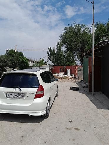 Продажа авто: Honda Fit: 2002 г., Автомат, Хэтчбэк — 6