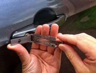 Унаа ачуу Машина ачуу Эшик ачуу Унаанын эшигин ачуу Кылып ачуу (авто) at lalafo.kg Унаа ачуу Машина ачуу Эшик ачуу Унаанын эшигин ачуу Кылып ачуу (авто)