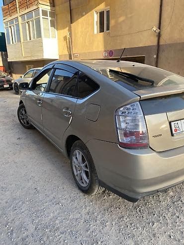 Toyota Prius: 2004 г., 1.5 л, Автомат, Гибрид, Хетчбек