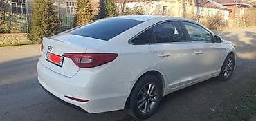 салон автомобиля: Hyundai Sonata: 2018 г., 2 л, Автомат, Газ, Седан — 2