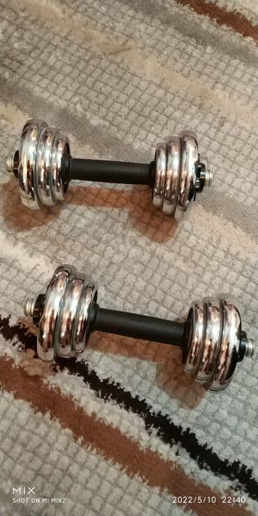 Гантели каждая по 7 кг в отличном состоянии,разборные. Ватсапп