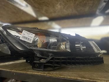 step vagon: Передняя правая фара Honda 2008 г., Б/у, Оригинал, Япония — 1