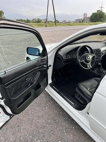 боковой тырмо: BMW 5 series: 2003 г., 2.5 л, Механика, Бензин, Седан — 9