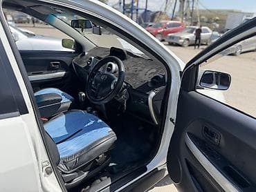 Транспорт: Toyota Ist: 2002 г., 1.5 л, Автомат, Бензин, Хэтчбэк — 5