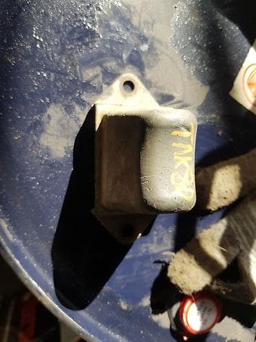 Подушка коробки передач Toyota Б/у, Оригинал at lalafo.kg Подушка коробки передач Toyota Б/у, Оригинал