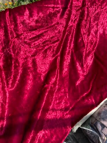 зелен: Скатерти дл.2.2м,шир.1.5 Отдам 9шт бордо +1 зел. за 1500 Бархат — 2