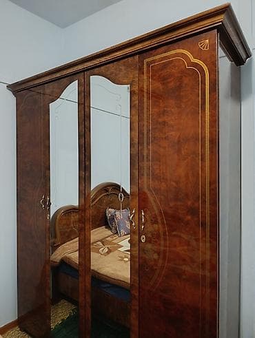 кованая мебель: Спальный гарнитур в классическом стиле, оттенок тёплого ореха с — 1