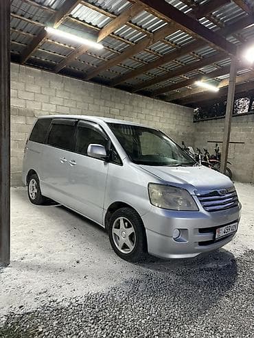 вокси ноах: Toyota Noah: 2003 г., 2 л, Автомат, Бензин, Минивэн — 6