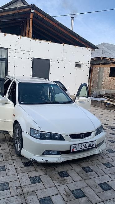 бампер на аккорд 7: Honda Accord: 2000 г., 2.3 л, Автомат, Бензин, Универсал — 1