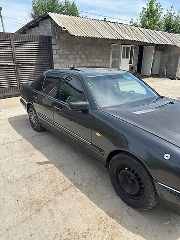 Mercedes-Benz E-Class: 1996 г., 2.2 л, Механика, Бензин, Седан — 1