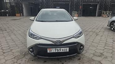 nissan cefiro 2 5: Toyota Corolla: 2019 г., 1.8 л, Вариатор, Гибрид, Седан — 1