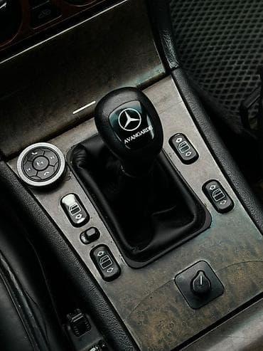 Унаа: Mercedes-Benz E-Class: 1996 г., 2.3 л, Кол менен иштөөчү, Бензин, Седан — 3