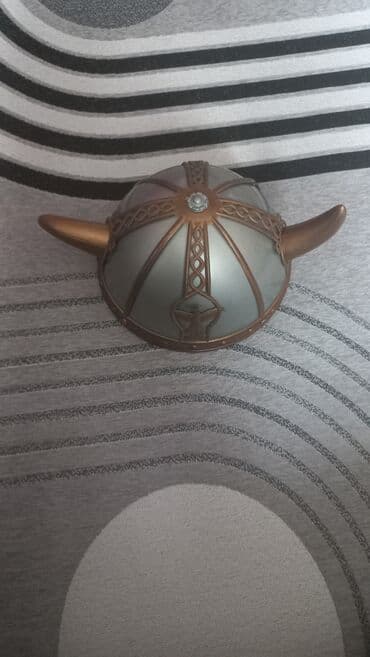 Детские электрокары: Продаю комплект игрушечных мечей и щитов и шлем. покупали в магазине — 3