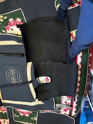 полик вольво: Комплект аксессуаров для салона грузовика Volvo. Состав: - Чехлы на — 3