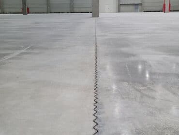 полик резиновый: Поставляем деформационные швы для промышленных полов, бетонных — 1