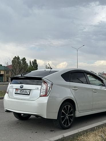 mini coper: Toyota Prius: 2015 г., 1.8 л, Автомат, Гибрид, Хэтчбэк — 8