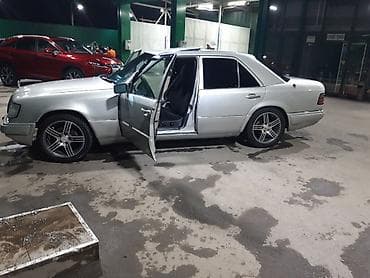 v class: Mercedes-Benz W124: 1993 г., Седан — 1