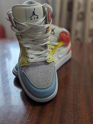 Атайын кийим: Эркектердин кроссовкасы, 39.5, 40, Air Jordan, Колдонулган — 5