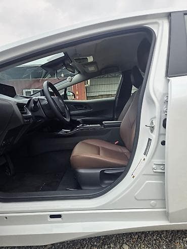 ключ на приус: Toyota Prius: 2024 г., 2 л, Автомат, Гибрид, Хэтчбэк — 7