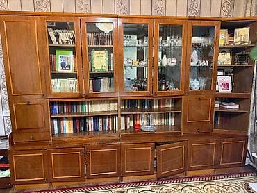 Секция-стенка из массива/шпонированного дерева классического стиля