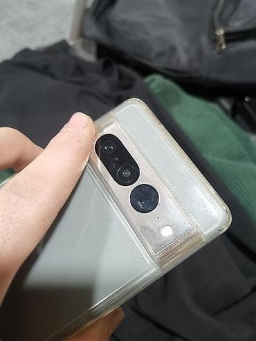 a 73: Google Pixel 7 Pro — 1