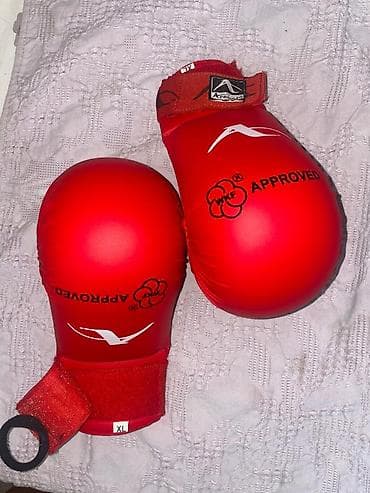 Кимано для каратэ (WKF)+ перчатки + пояс . в комплекте входит -