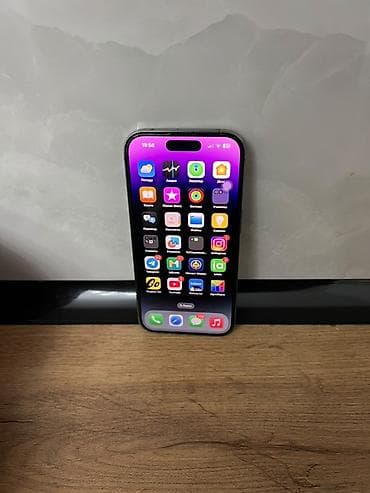 IPhone 14 Pro, фиолетовый - Экран 6.1", OLED Super Retina XDR, 120 Гц