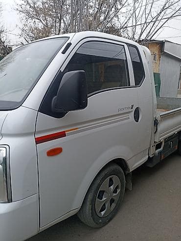 kia rio 5: Легкий грузовик, Hyundai, Стандарт — 2