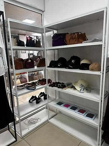 стойки для магазина: Универсальный торговый стеллаж белого цвета с открытыми полками — 3