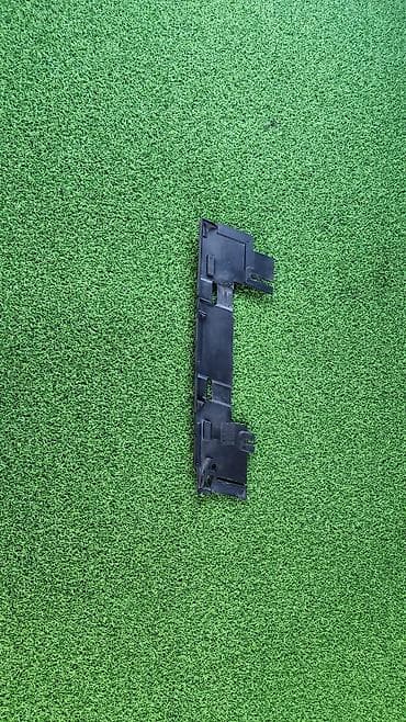 е38: 8 157 —-937 Е38 Дорестайлинг Крепление реснички левая Год 1996 В — 8