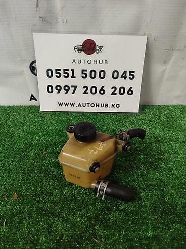 mazda 2000: Бачок Mazda — 1